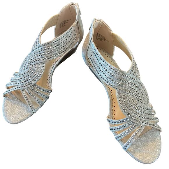 Charter Club Ginifur Strappy Rhinestone Detail Back Zip Wedge Sandal NEW Size 5 - Picture 1 of 11